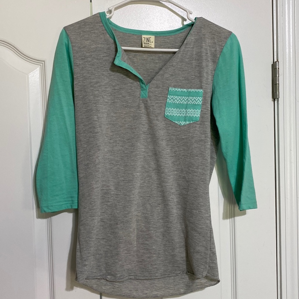 Zine baseball tee. Size medium